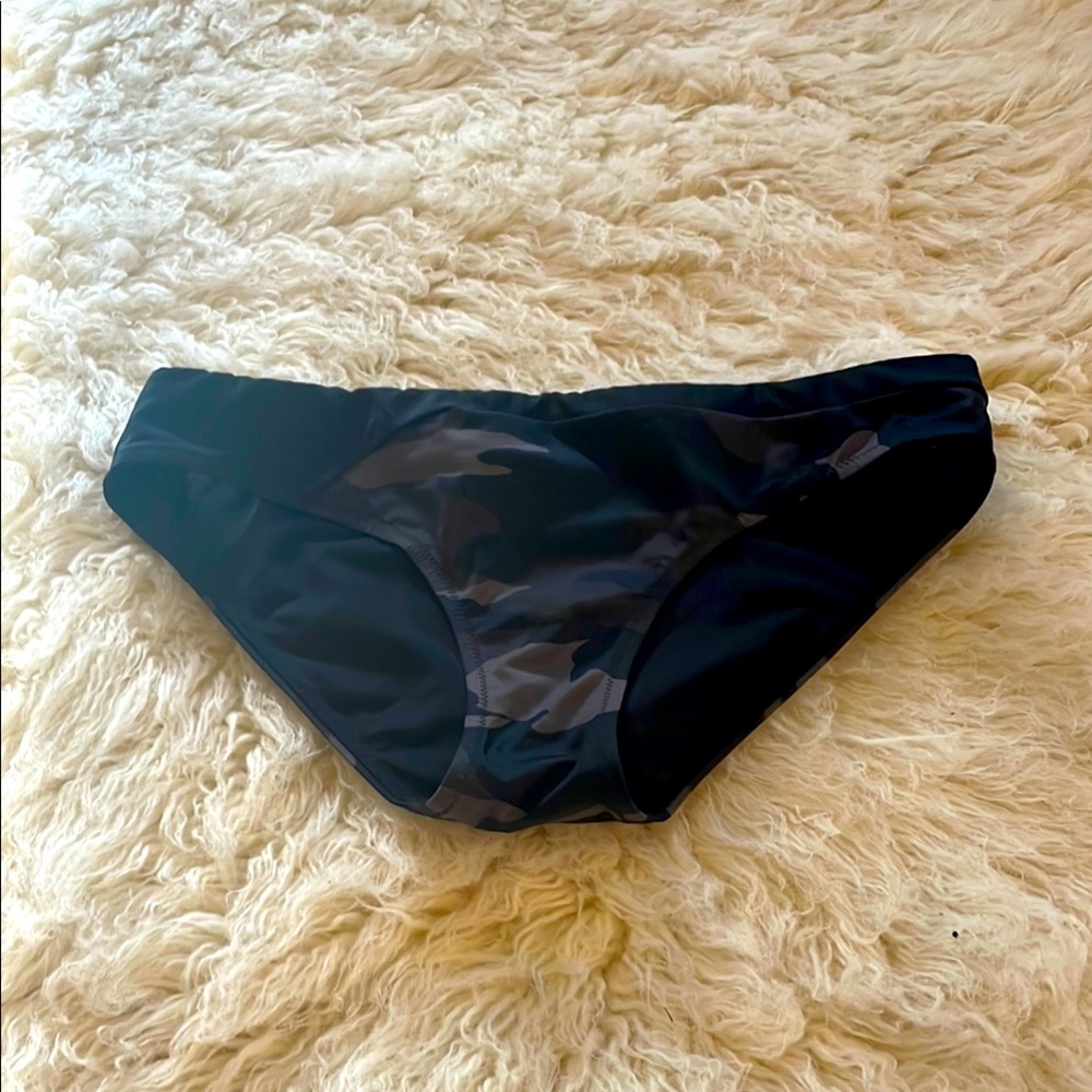 Athleta bikiniI bottom, size small